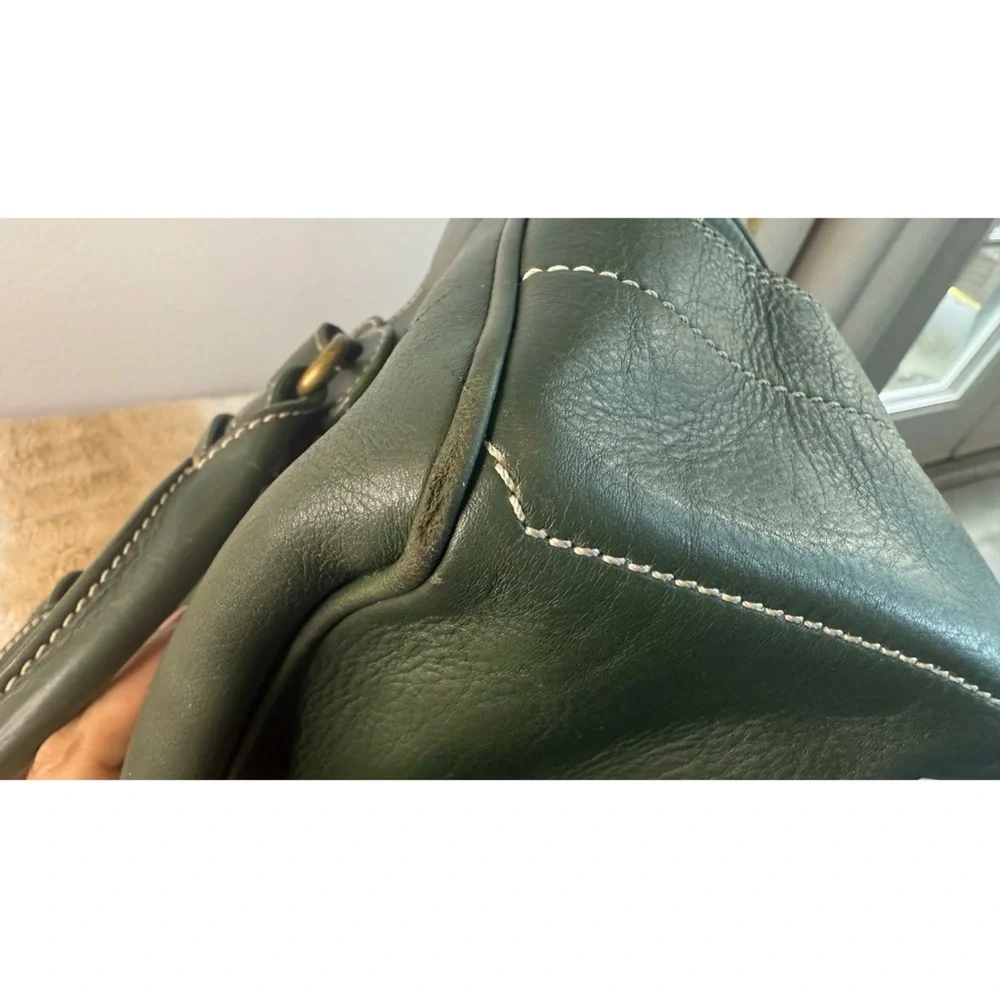 Authentic Vintage CELINE Boogie Bag in a rare kaki green. Old money, so chic! - Picture 11 of 13